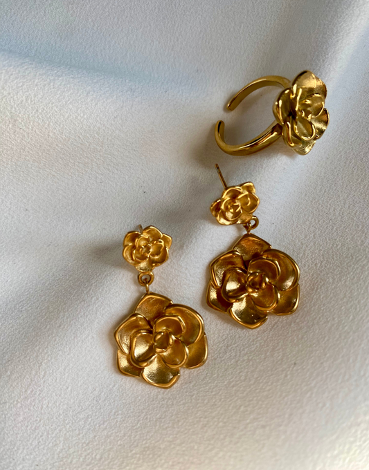 ROSA Statement Gold Ring & Earrings Set