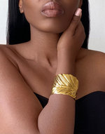 Afbeelding in Gallery-weergave laden, LEAF Bangle Cuff Bracelet Gold
