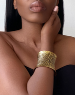 Cargar imagen en el visor de la galería, MATRUH Textured Bangle Cuff Bracelet Gold
