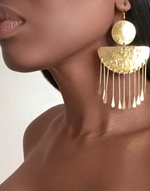 Cargar imagen en el visor de la galería, QALLIN Gold Tribal Pendant Earrings

