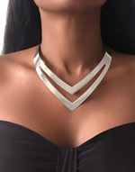 Cargar imagen en el visor de la galería, MAAT Minimalist Silver Double V-Shaped Necklace

