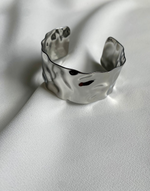 Charger l&#39;image dans la galerie, ATHENA Silver Textured Bangle Cuff Bracelet
