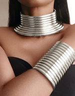 Cargar imagen en el visor de la galería, TANTA Silver Statement African Choker &amp; Bracelet Set
