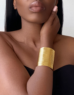 Charger l&#39;image dans la galerie, SOHAG Bangle Bracelet Manchette Gold
