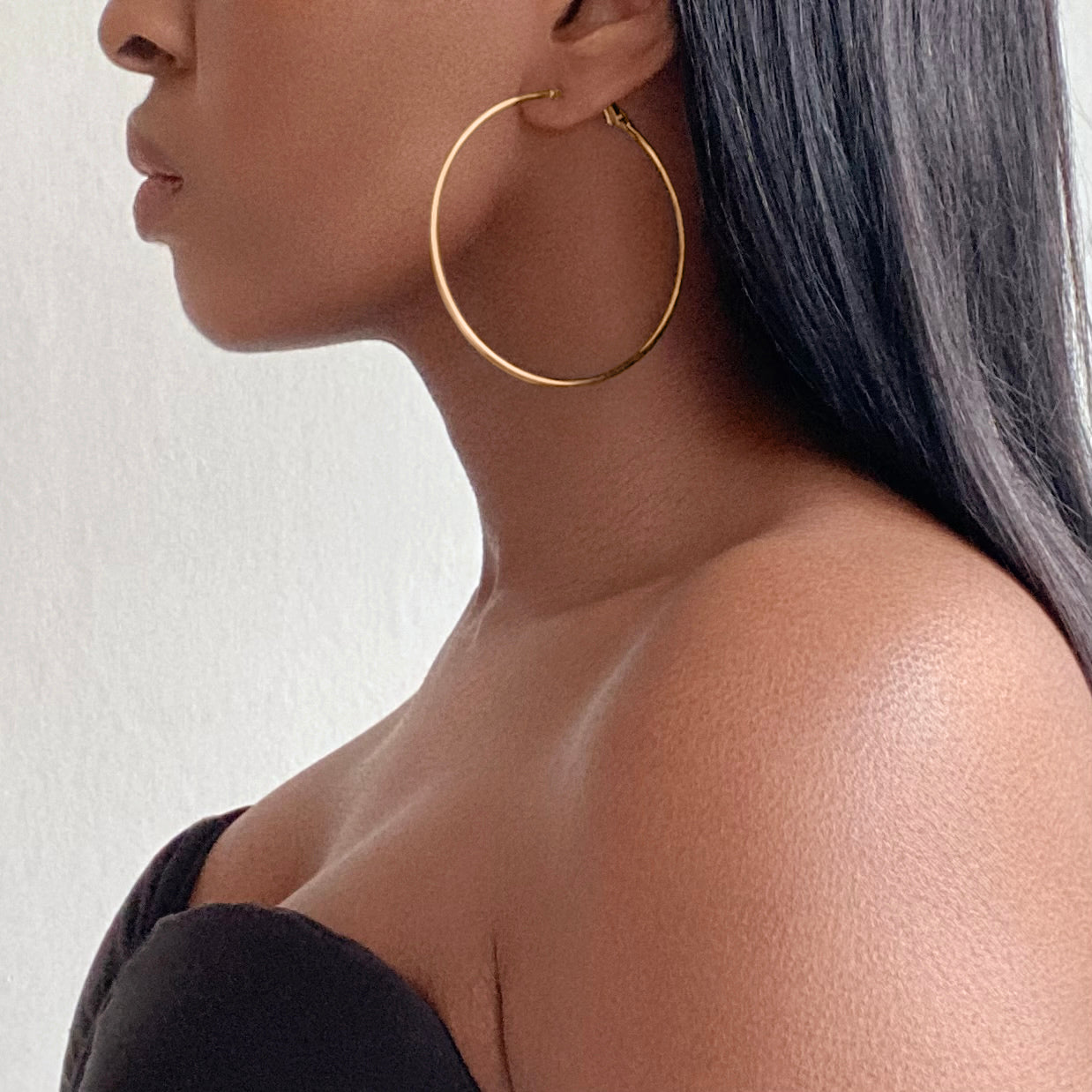 CAIRO Clip-On Oversized Thin Hoop Earrings Gold