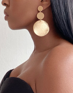 Charger l&#39;image dans la galerie, AGA Clip-On Earrings Triple Circle Teardrop Gold
