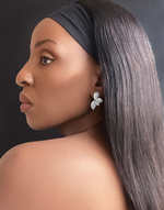 Charger l&#39;image dans la galerie, TRUE HAVEN Diamonds Flower Earrings Silver
