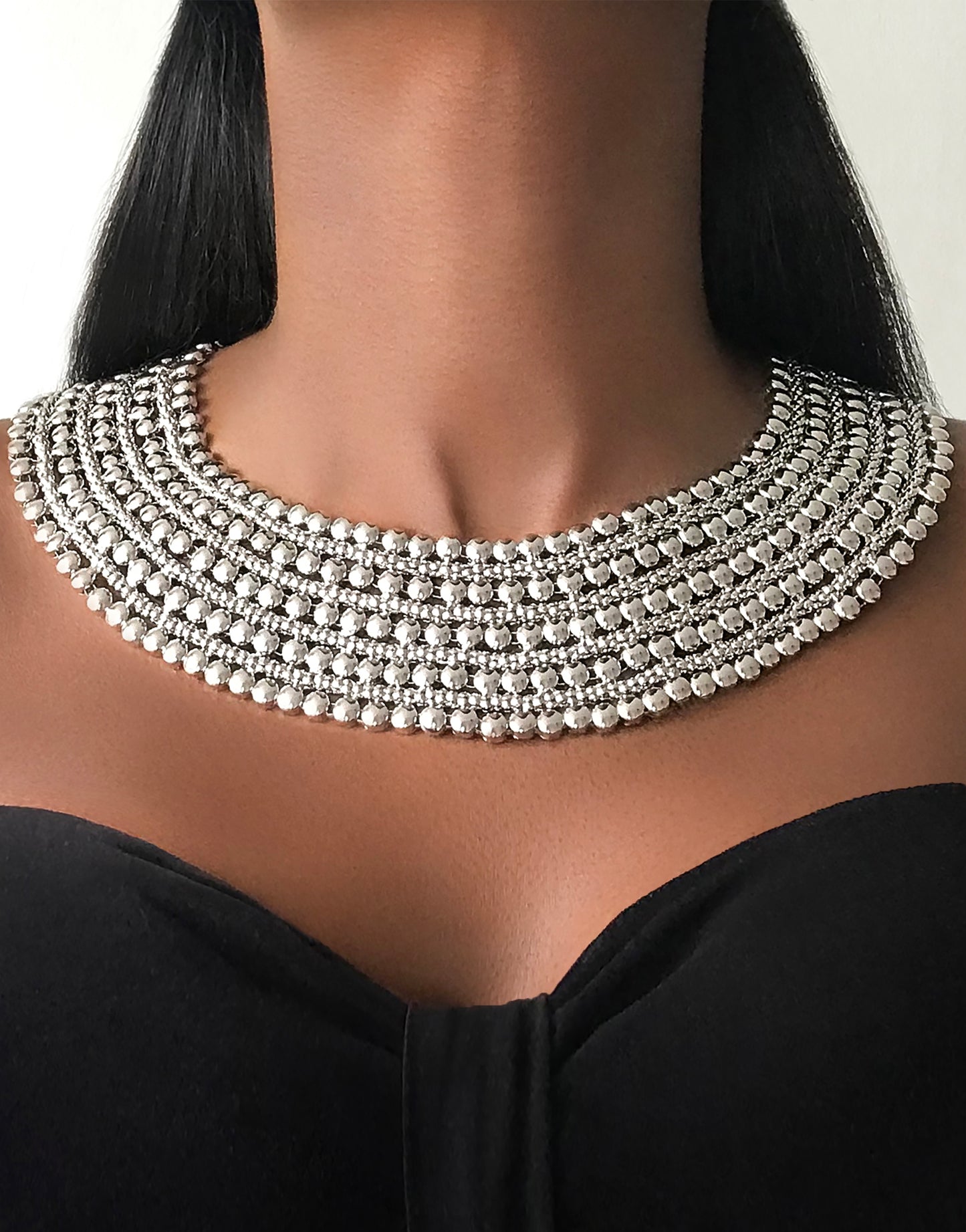 Collana con perline piccole in argento con dichiarazione MAHALLA