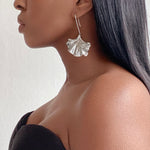 Lade das Bild in den Galerie-Viewer, GINGKO Leaf Drop Earrings Silver
