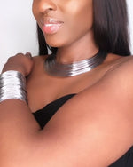 Cargar y reproducir el video en el visor de la galería, GODDESS Silver Bamboo Choker Necklace &amp; Bracelet Set
