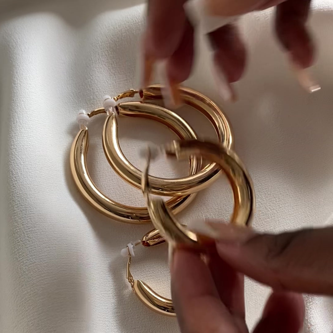 CAIRO Large Clip-On Hoop Earrings Gold