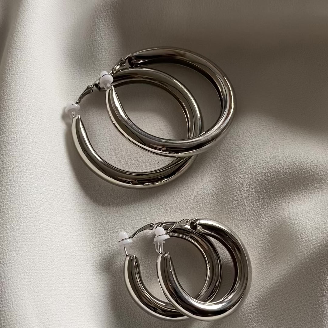 CAIRO Small Clip-On Hoop Earrings Silver