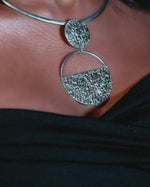 Cargar y reproducir el video en el visor de la galería, SHUBRA Statement Fashion Silver Necklaces &amp; Earrings Set
