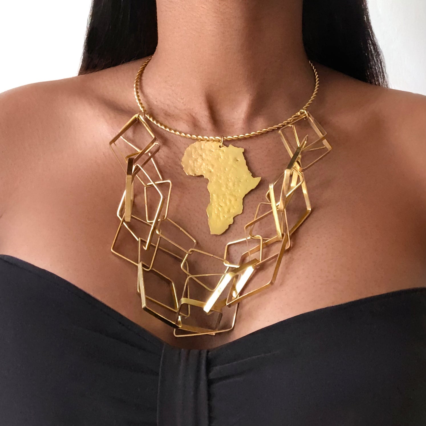 AFRIKA Große goldfarbene Karte-Statement-Halskette