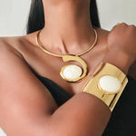 Lade das Bild in den Galerie-Viewer, BIBA Statement-Set aus weißer Halskette und Armband
