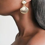 Load image into Gallery viewer, BELBEIS Shell Gold Pearl Earrings

